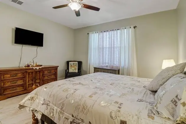 Villa (2291 Granby Dr)