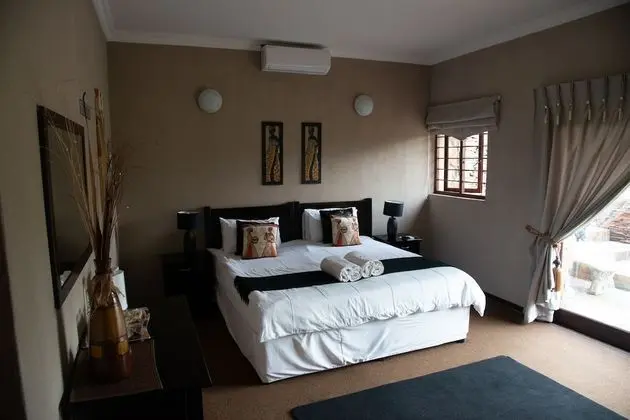 Deluxe King Suites