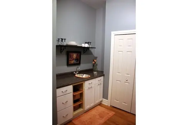 Standard Tek Büyük Yataklı Oda, Banyolu/Duşlu (Hennessy Room)