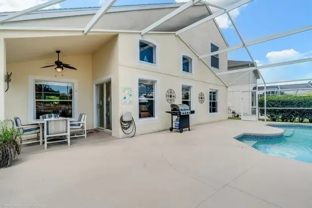 Villa (234GLEN Fantastically decorated 4 bed)