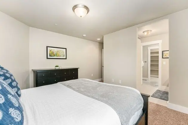 Ev, Birden Çok Yatak, Veranda, Bahçe Manzaralı (239 Urban Prairie St.)