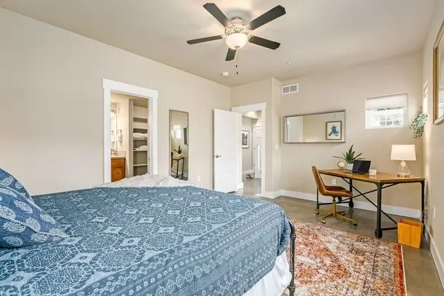 Ev, Birden Çok Yatak, Veranda, Bahçe Manzaralı (239 Urban Prairie St.)