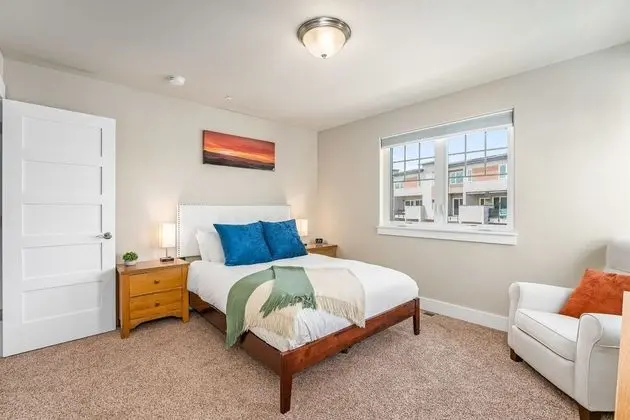 Ev, Birden Çok Yatak, Veranda, Bahçe Manzaralı (239 Urban Prairie St.)