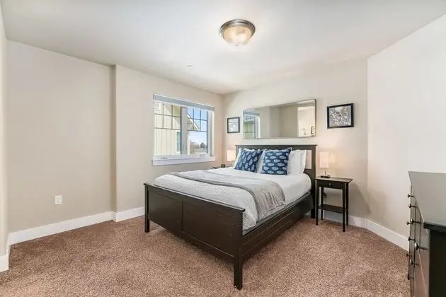 Ev, Birden Çok Yatak, Veranda, Bahçe Manzaralı (239 Urban Prairie St.)