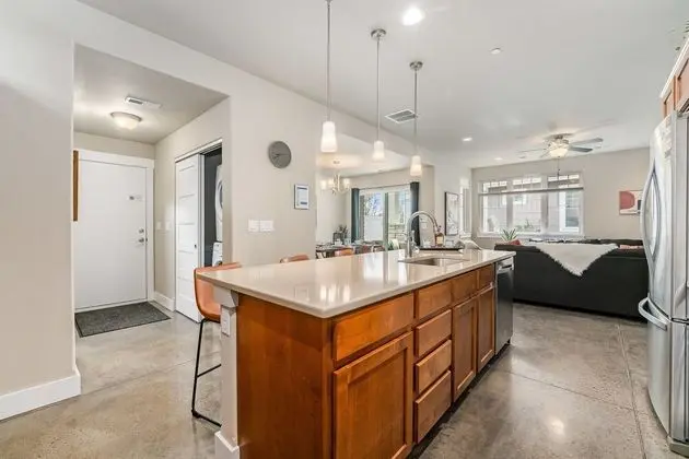 Ev, Birden Çok Yatak, Veranda, Bahçe Manzaralı (239 Urban Prairie St.)