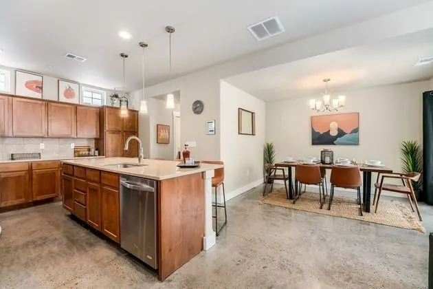 Ev, Birden Çok Yatak, Veranda, Bahçe Manzaralı (239 Urban Prairie St.)