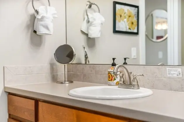 Ev, Birden Çok Yatak, Veranda, Bahçe Manzaralı (239 Urban Prairie St.)