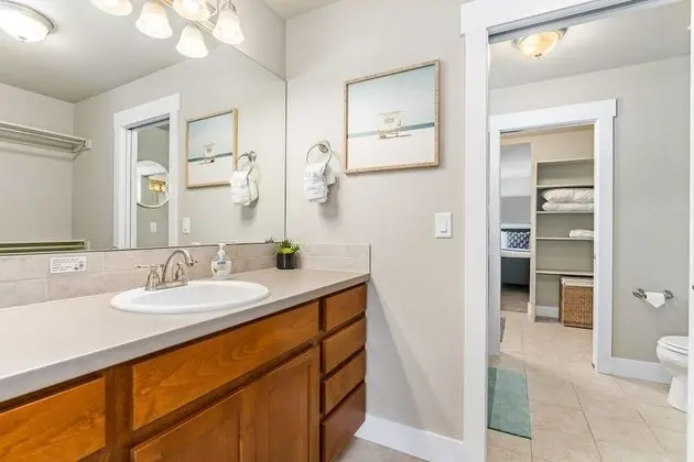 Ev, Birden Çok Yatak, Veranda, Bahçe Manzaralı (239 Urban Prairie St.)