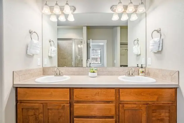 Ev, Birden Çok Yatak, Veranda, Bahçe Manzaralı (239 Urban Prairie St.)