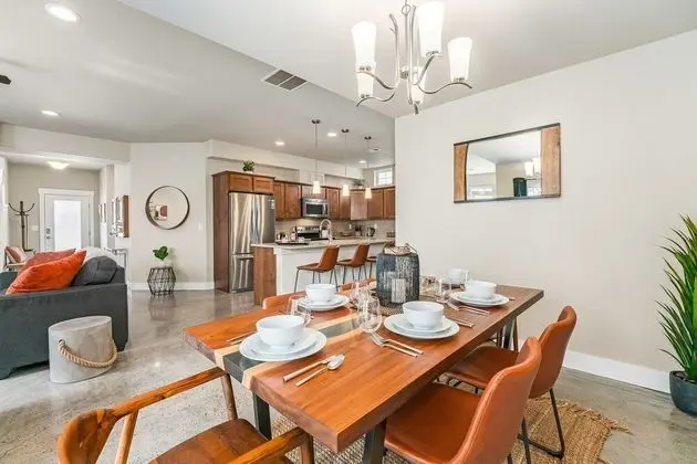 Ev, Birden Çok Yatak, Veranda, Bahçe Manzaralı (239 Urban Prairie St.)