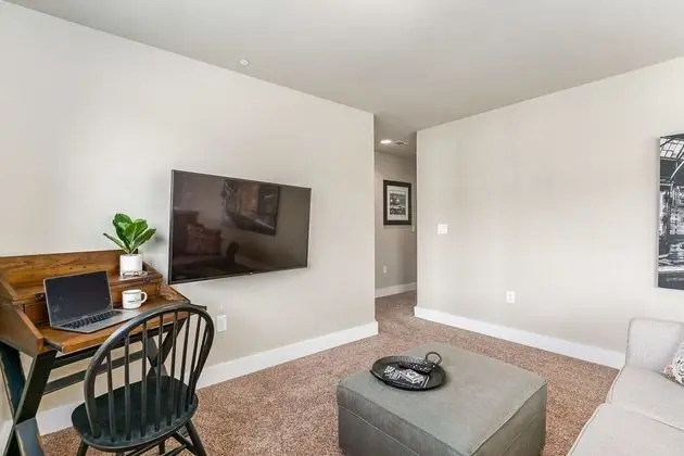 Ev, Birden Çok Yatak, Veranda, Bahçe Manzaralı (239 Urban Prairie St.)