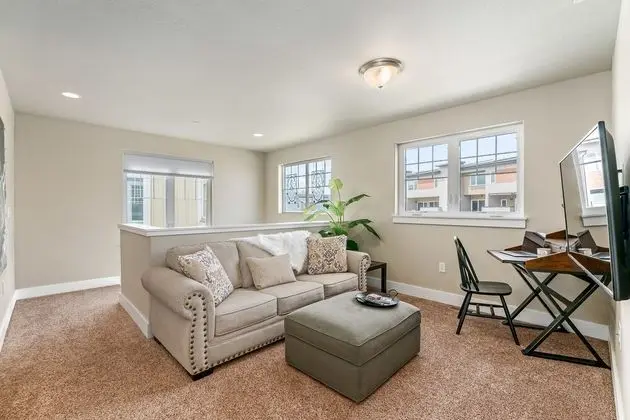 Ev, Birden Çok Yatak, Veranda, Bahçe Manzaralı (239 Urban Prairie St.)