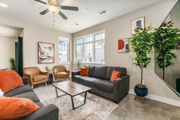 Ev, Birden Çok Yatak, Veranda, Bahçe Manzaralı (239 Urban Prairie St.)