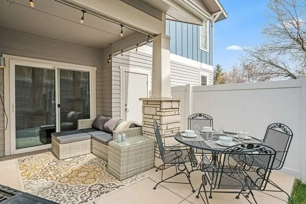 Ev, Birden Çok Yatak, Veranda, Bahçe Manzaralı (239 Urban Prairie St.)