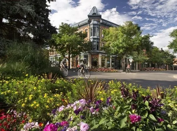 Ev, Birden Çok Yatak, Veranda, Bahçe Manzaralı (239 Urban Prairie St.)