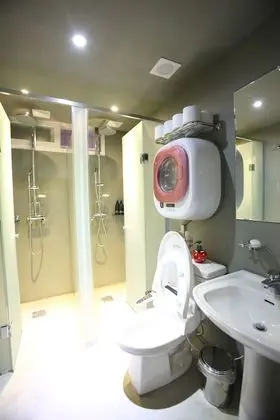 Tek Kişilik Oda, Ortak Banyo (No window)
