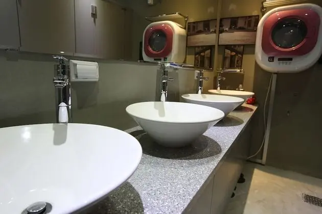 Tek Kişilik Oda, Sadece kadınlar için, Ortak Banyo