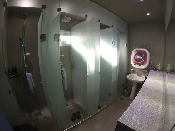 Tek Kişilik Oda, Sadece kadınlar için, Ortak Banyo