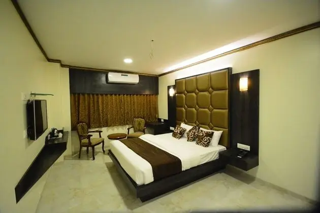Diamond Room