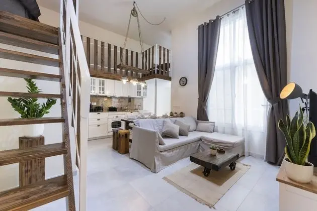 Deluxe Stüdyo Süit