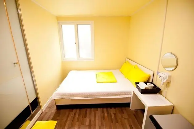 Üç Kişilik Oda, Buzdolabı, Şehir Manzaralı