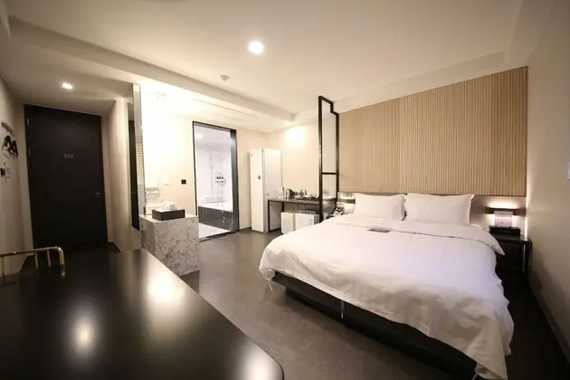 Luxury Tek Büyük Yataklı Oda
