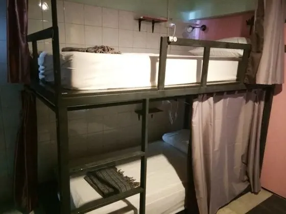 Mixed Dormitory with Shared Bathroom