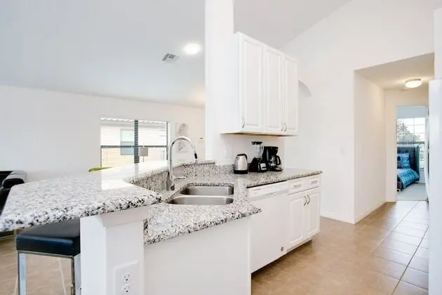 Villa (2569ROSEMONT)