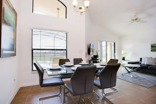 Villa (2569ROSEMONT)