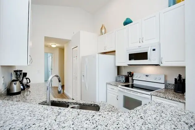 Villa (2569ROSEMONT)