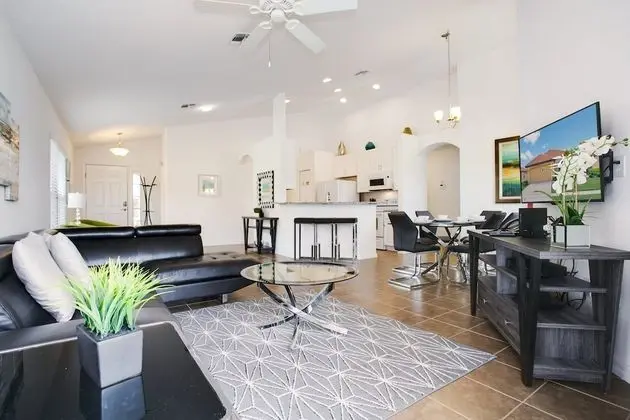 Villa (2569ROSEMONT)