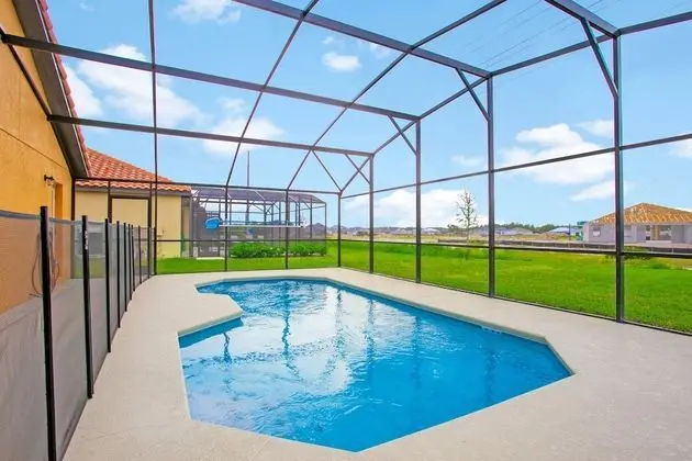 Villa (2569ROSEMONT)