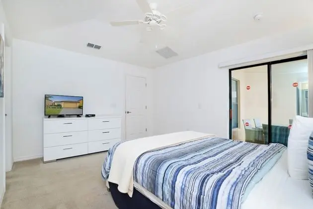 Villa (2570ROSEMONT)