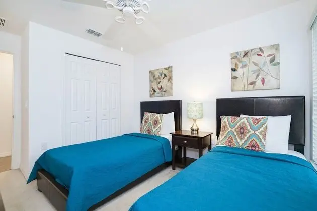 Villa (2570ROSEMONT)