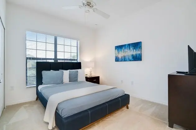 Villa (2570ROSEMONT)