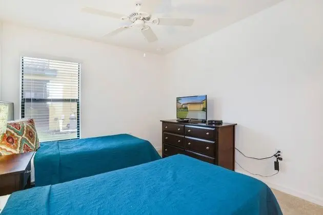 Villa (2570ROSEMONT)