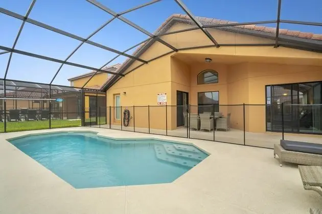 Villa (2570ROSEMONT)