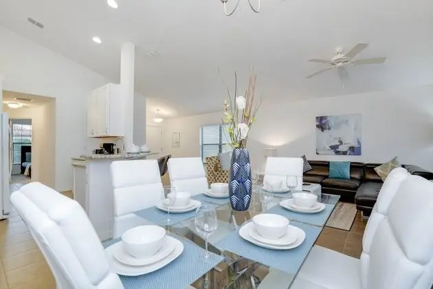 Villa (2570ROSEMONT)