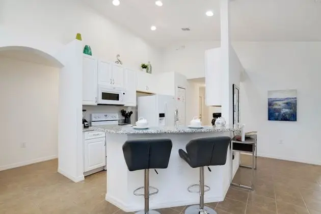 Villa (2570ROSEMONT)