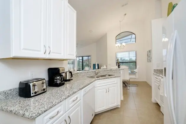 Villa (2570ROSEMONT)