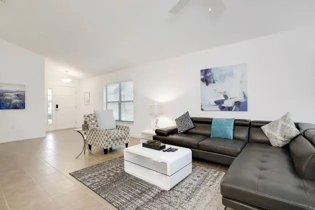 Villa (2570ROSEMONT)