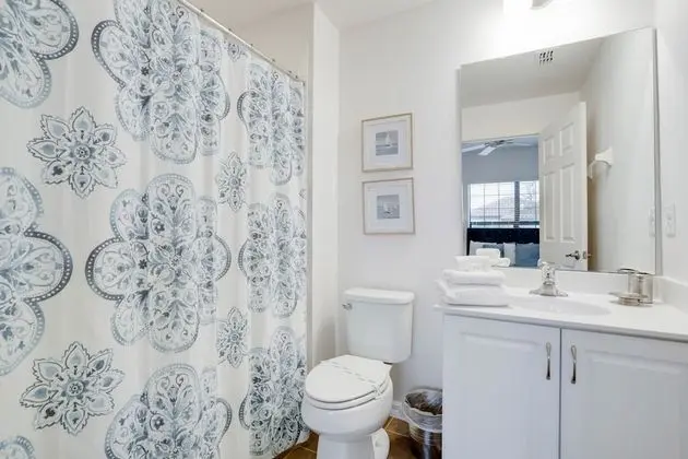 Villa (2570ROSEMONT)