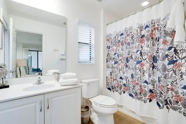 Villa (2570ROSEMONT)