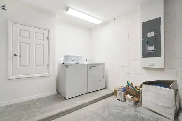Villa (2570ROSEMONT)