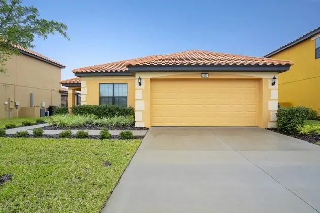 Villa (2570ROSEMONT)
