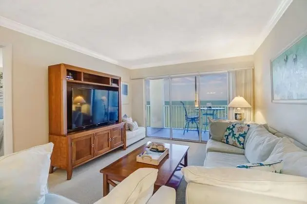 Daire (25870 Hickory Blvd #704)
