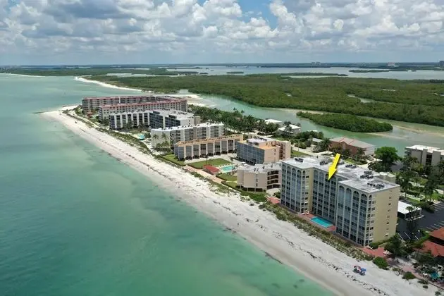 Daire (25870 Hickory Blvd #704)
