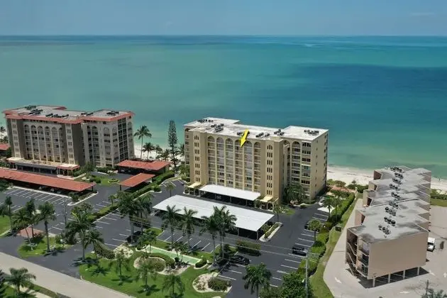 Daire (25870 Hickory Blvd #704)