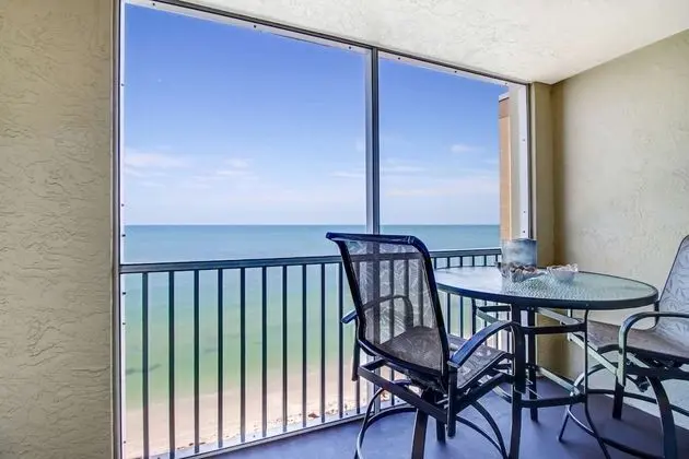 Daire (25870 Hickory Blvd #704)