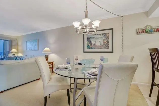 Daire (25870 Hickory Blvd #704)